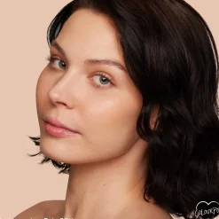 Pretty Fresh Hyaluronic Acid Hydrating Foundation