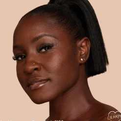 Pretty Fresh Hyaluronic Acid Hydrating Foundation