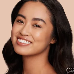 Pretty Fresh Hyaluronic Acid Hydrating Foundation