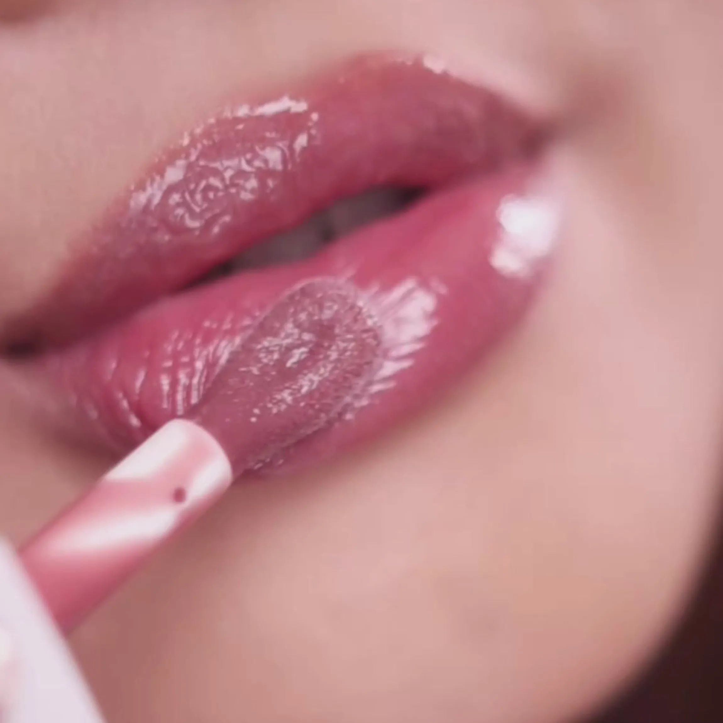 So Juicy Plumping Glossy Lip Oil