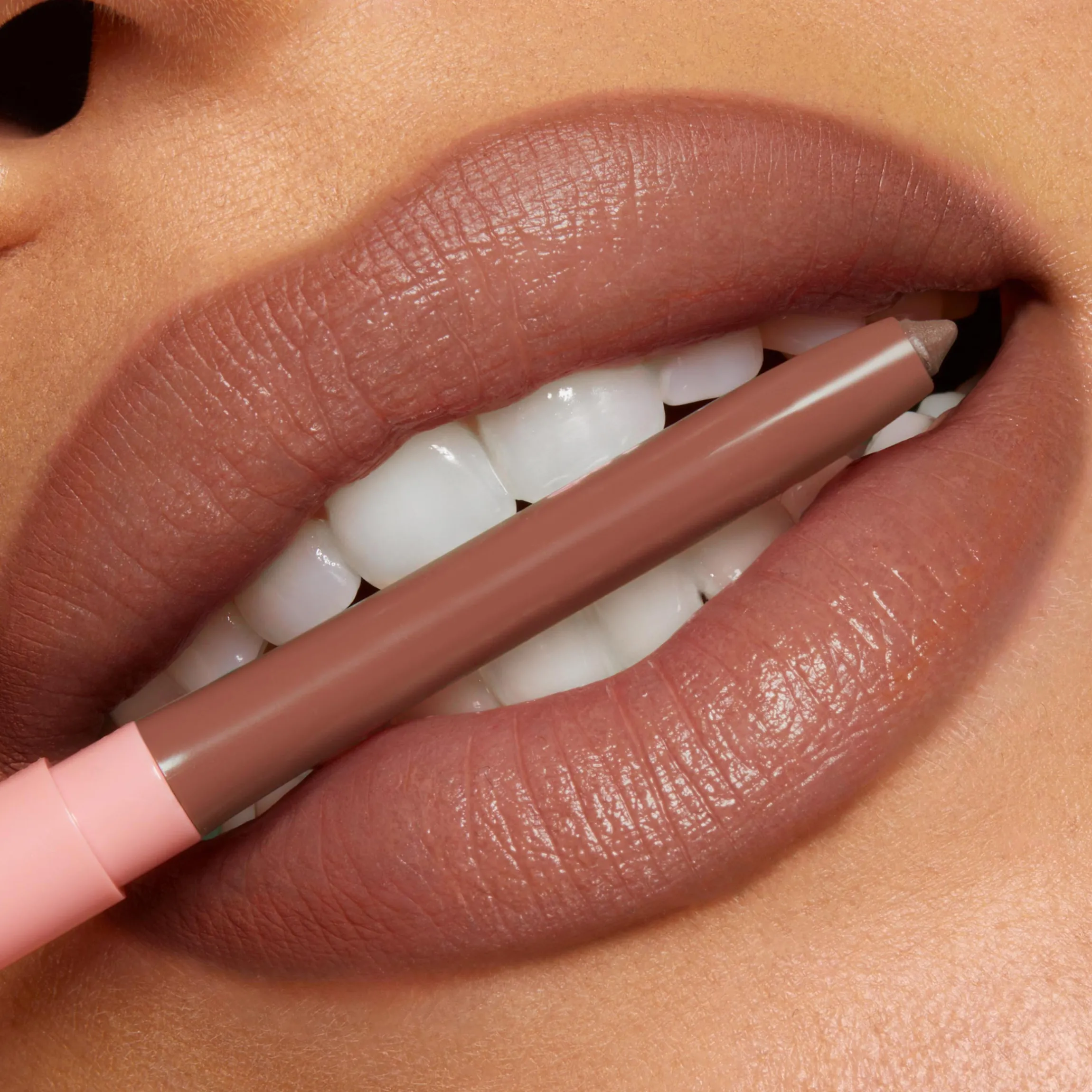 So Juicy Plumping Lip Liner